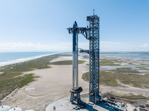 SpaceX Starship full stack on the pad